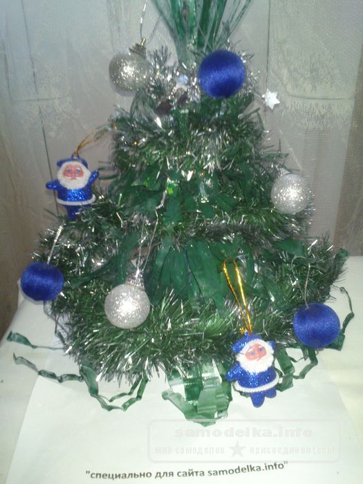 новогодняя елка из бутылок